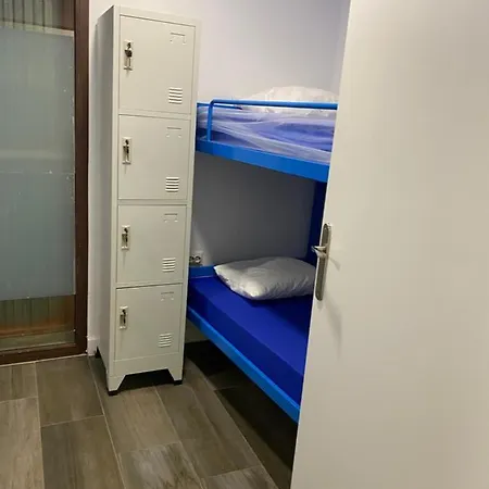 Vagabond Vieiras Beds & Communal Dinner Included Le-210 *