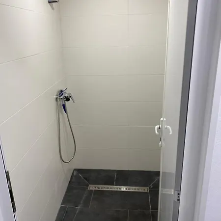 Albergue Vagabond Vieiras Beds & Communal Dinner Included Le-210 *