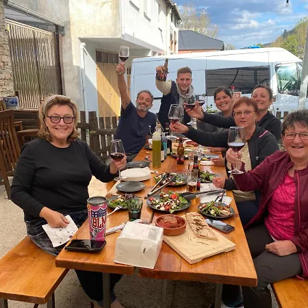 Vagabond Vieiras Beds & Communal Dinner Included Le-210 Hostel La Portela de Valcarce