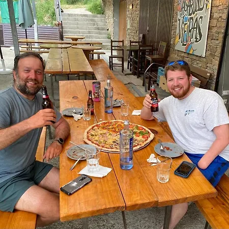 Vagabond Vieiras Beds & Communal Dinner Included Le-210 Hostel