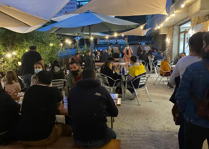 Vagabond Vieiras Beds & Communal Dinner Included Le-210 Hostel *