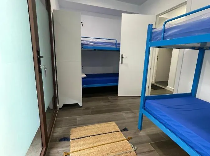 Vagabond Vieiras Beds & Communal Dinner Included Le-210 *