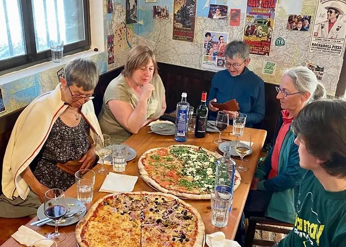 Vagabond Vieiras Beds & Communal Dinner Included Le-210 * Ла-Портела-де-Валькарсе