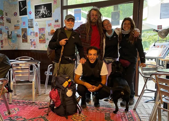 Vagabond Vieiras Beds & Communal Dinner Included Le-210 La Portela de Valcarce