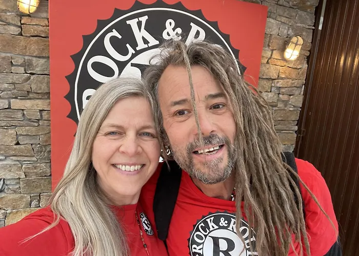 Хостел Vagabond Vieiras Beds & Communal Dinner Included Le-210