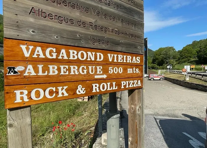 Vagabond Vieiras Beds & Communal Dinner Included Le-210 Хостел