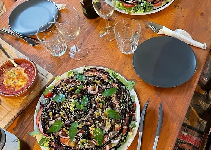 Vagabond Vieiras Beds & Communal Dinner Included Le-210