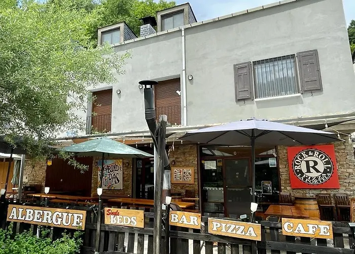 Vagabond Vieiras Beds & Communal Dinner Included Le-210 * La Portela de Valcarce